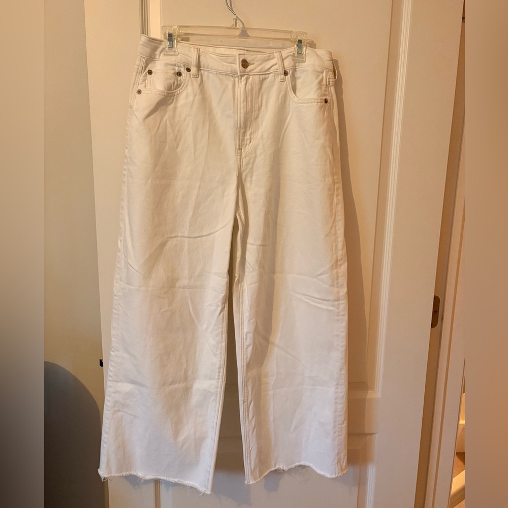 American Eagle White Wide-Leg Raw Hem Jeans